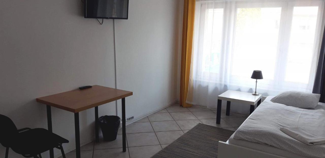 Miastkovo Vandrarhem Poznań Exteriör bild